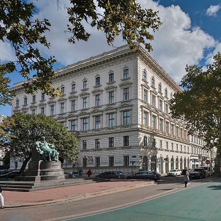Central Luxury Apartment Wina Bagian luar foto