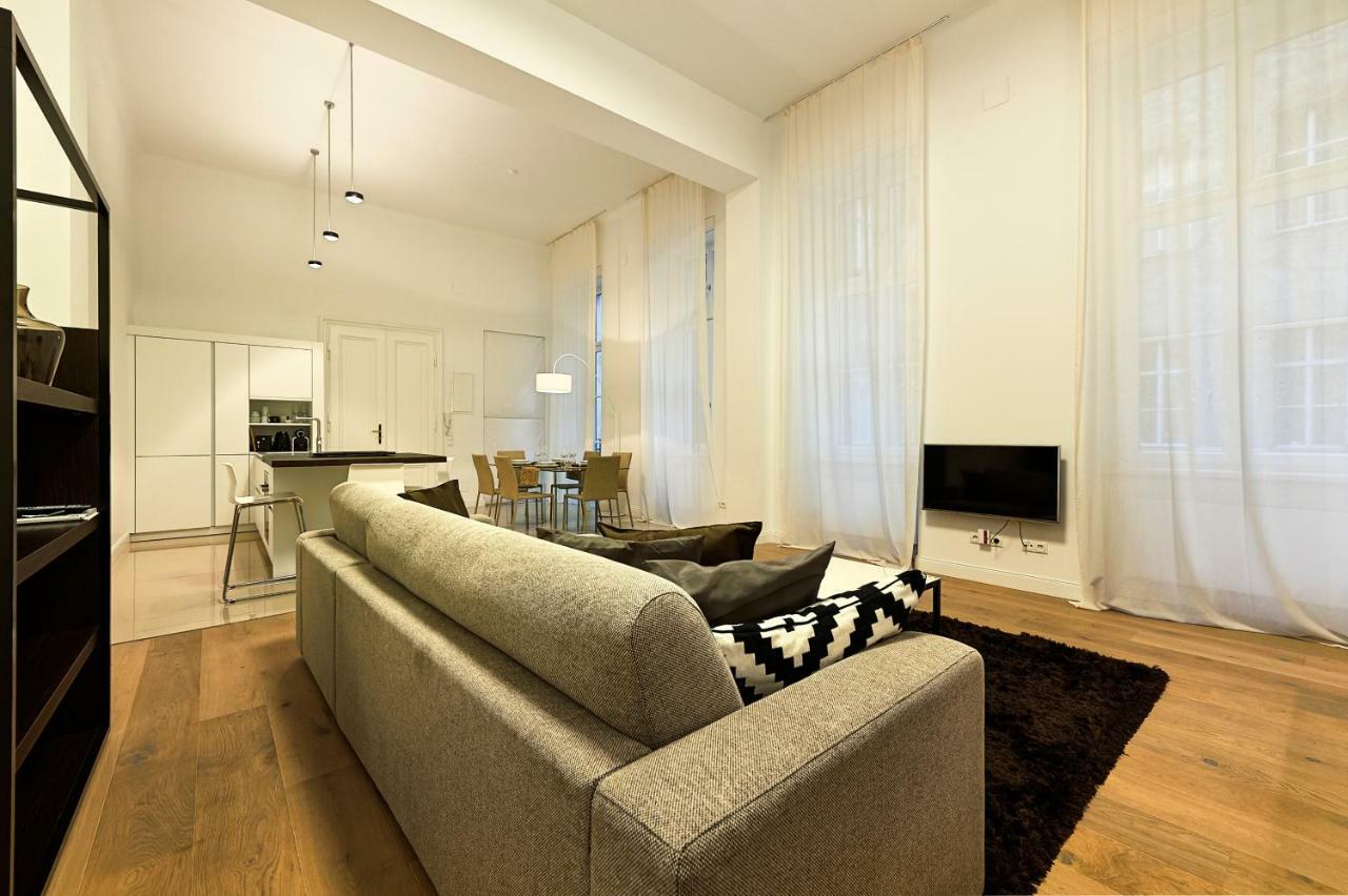 Central Luxury Apartment Wina Bagian luar foto